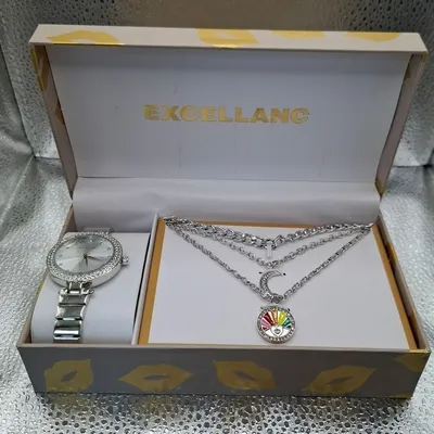Coffret Cadeau Femme - Montre Argentée & Parure 3 Colliers